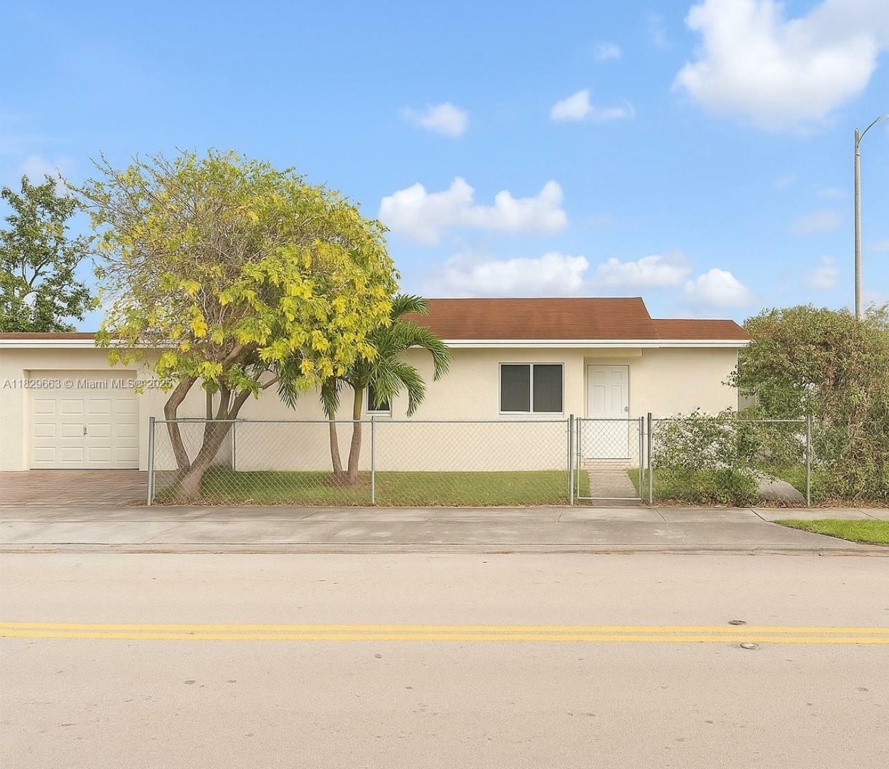 601 SE 8th Pl  Hialeah FL 33010 photo