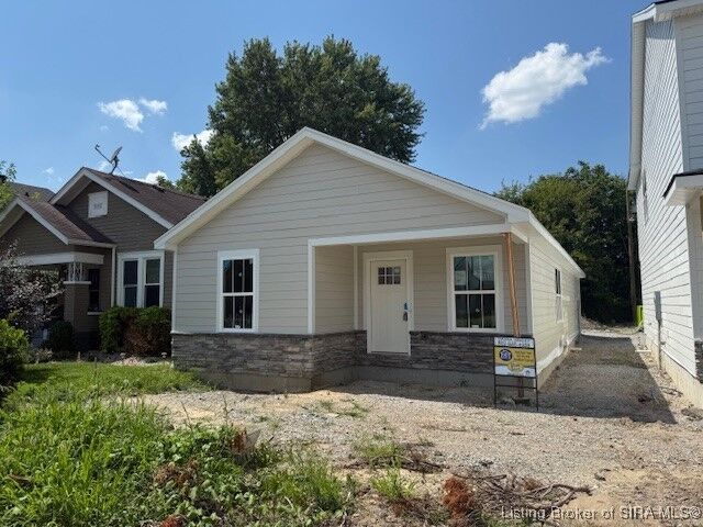 Property Photo: 2107 E Market Street IN 47150