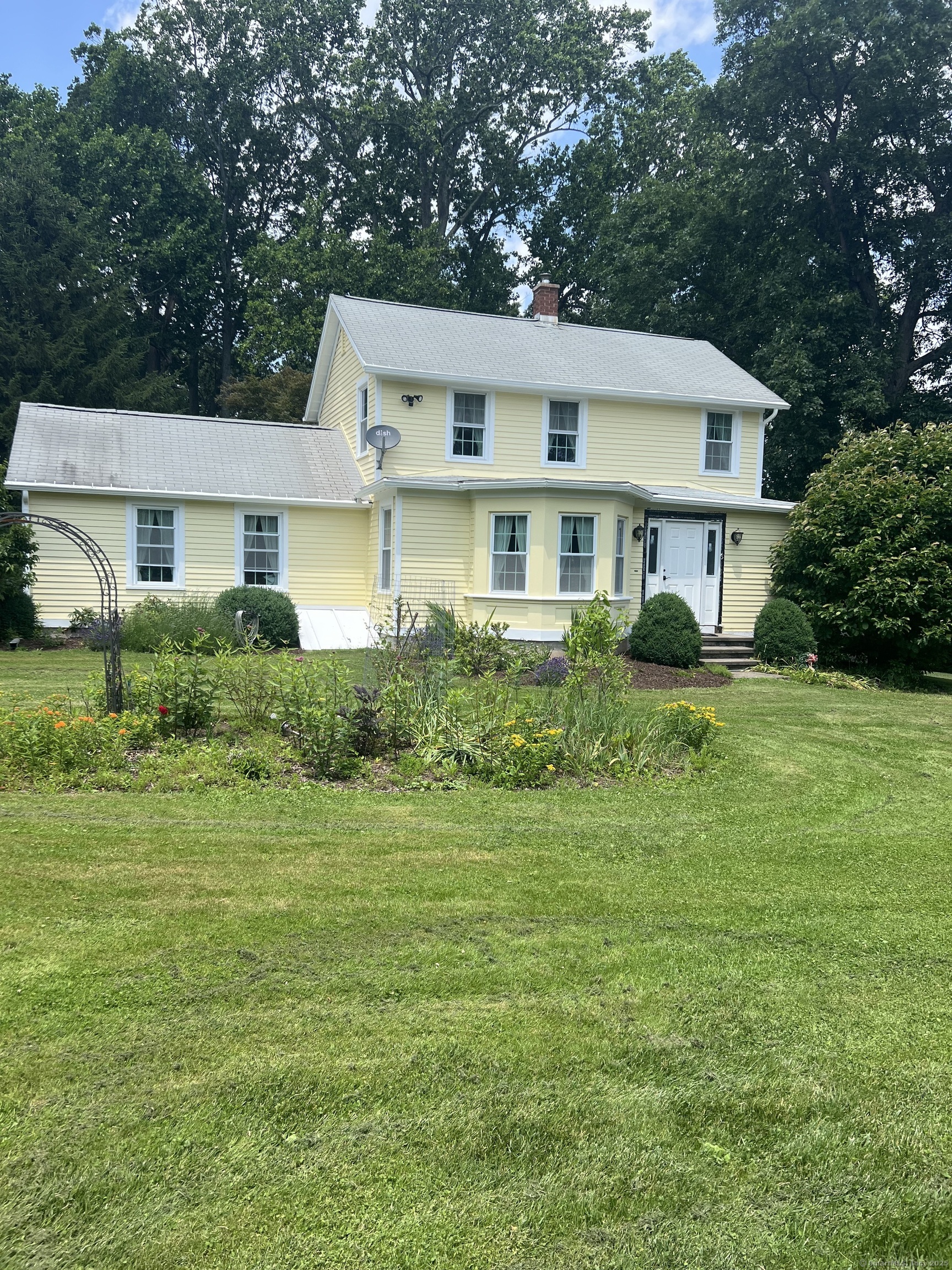 Property Photo: 185 Chimney Hill Road CT 06492