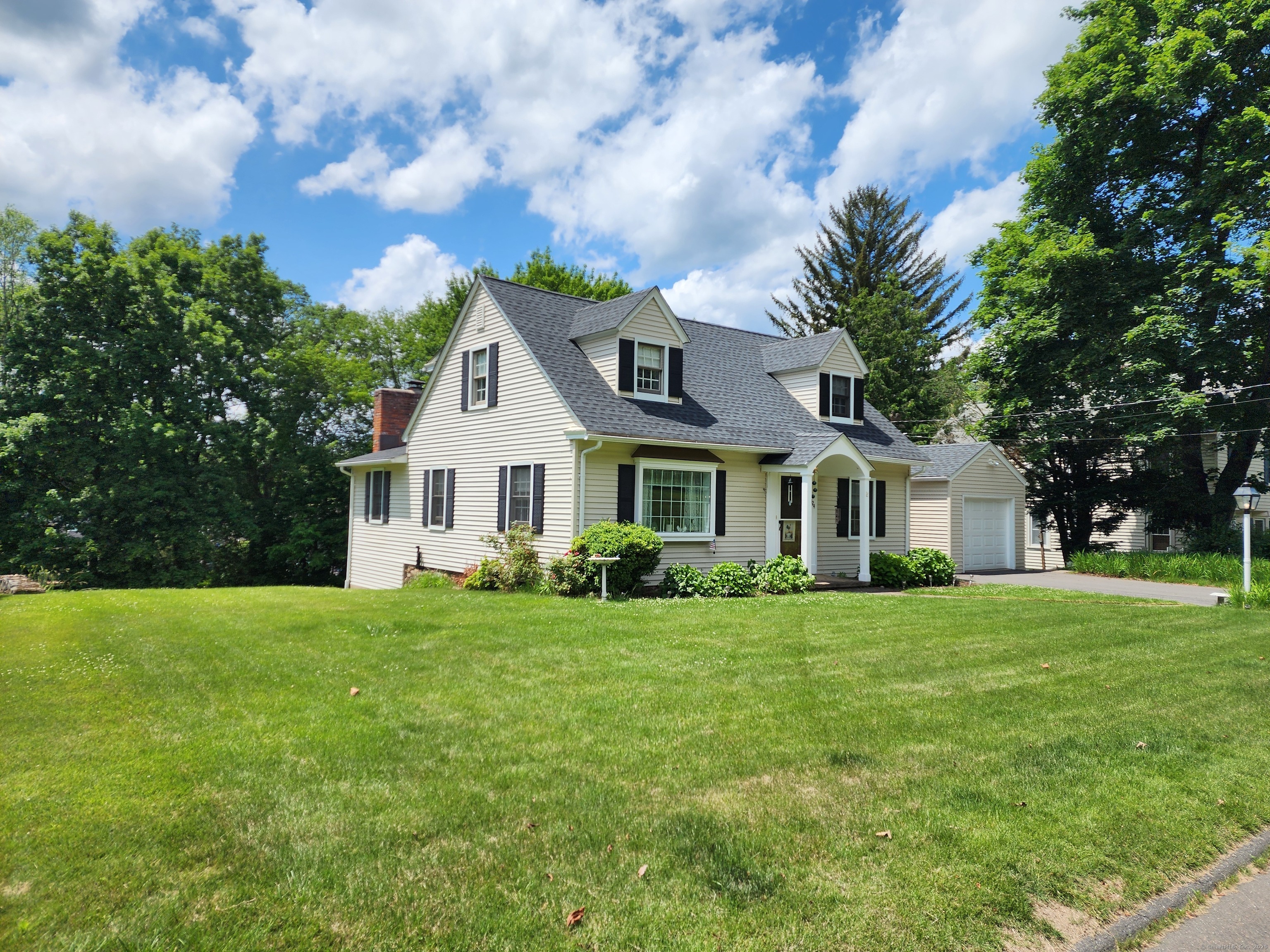 Property Photo: 124 Pilgrim Road CT 06010