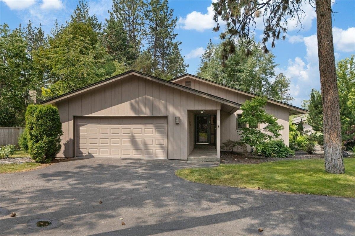Property Photo: 1832 E Thurston Ave WA 99203