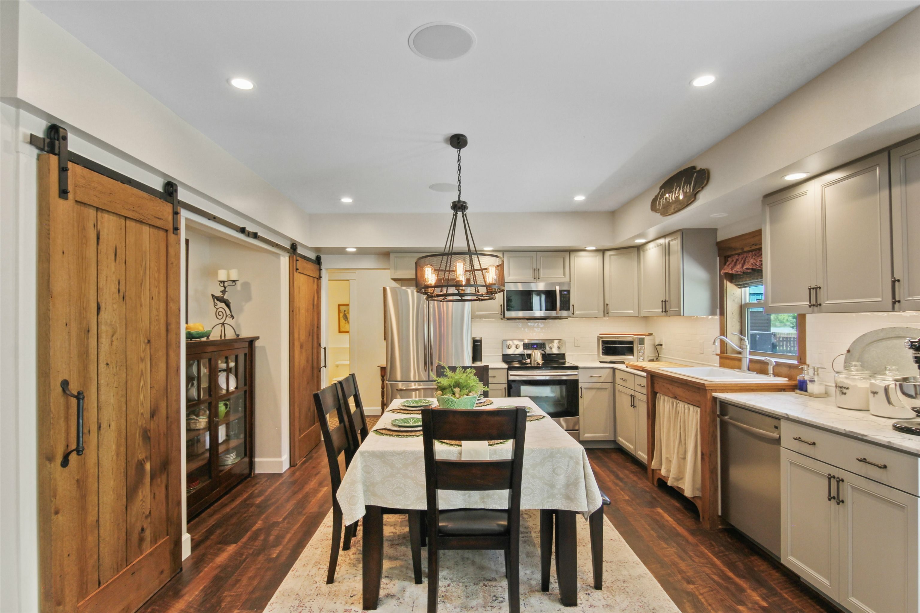 Property Photo: 15 Guinevere Dr WA 99180