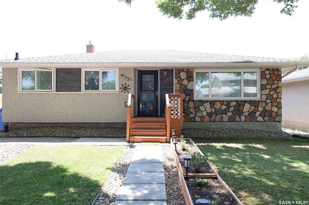 Photo de la propriété: 135 Woodward Avenue SK S4R 3H5