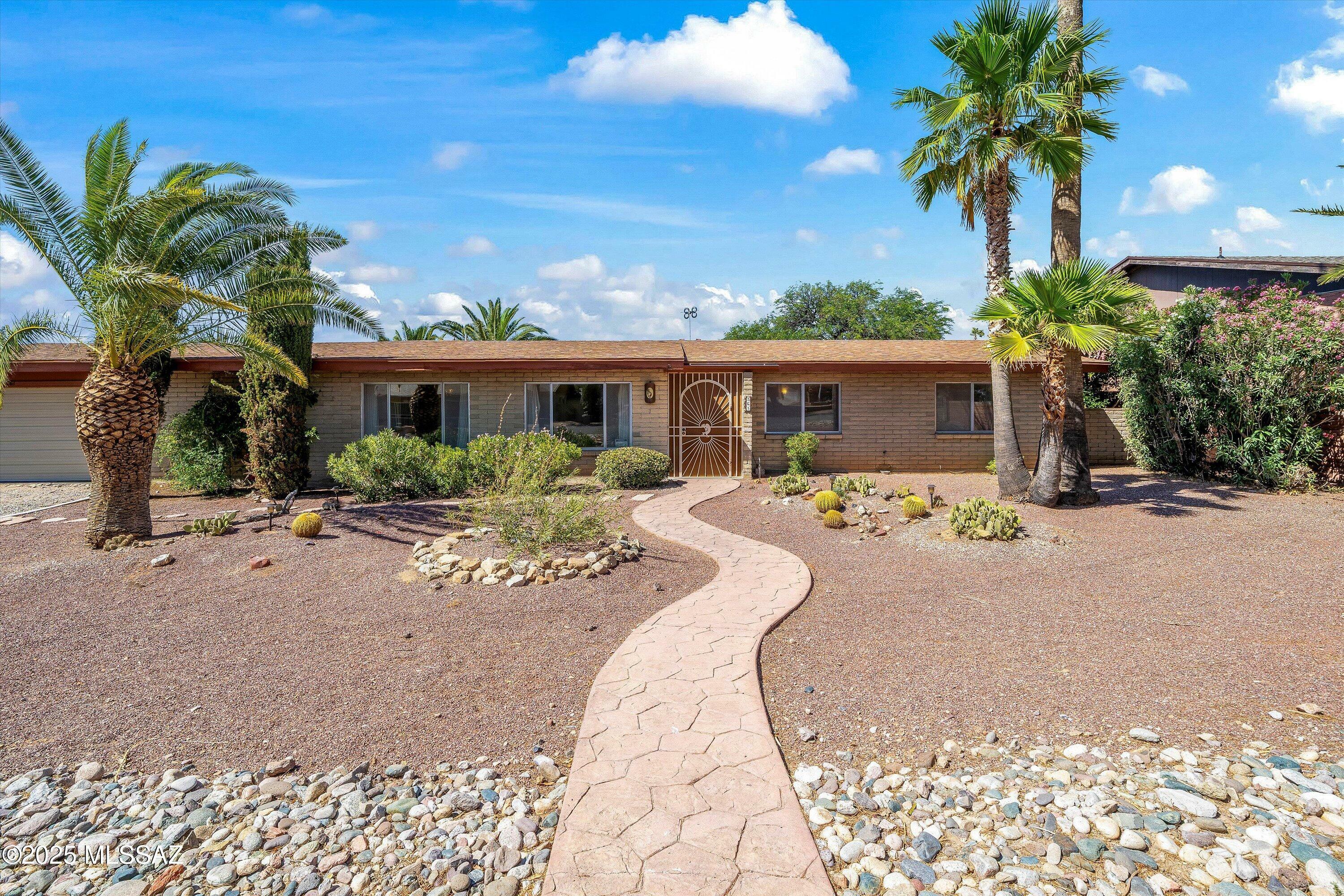 Property Photo: 261 S Atlanta Drive AZ 85641