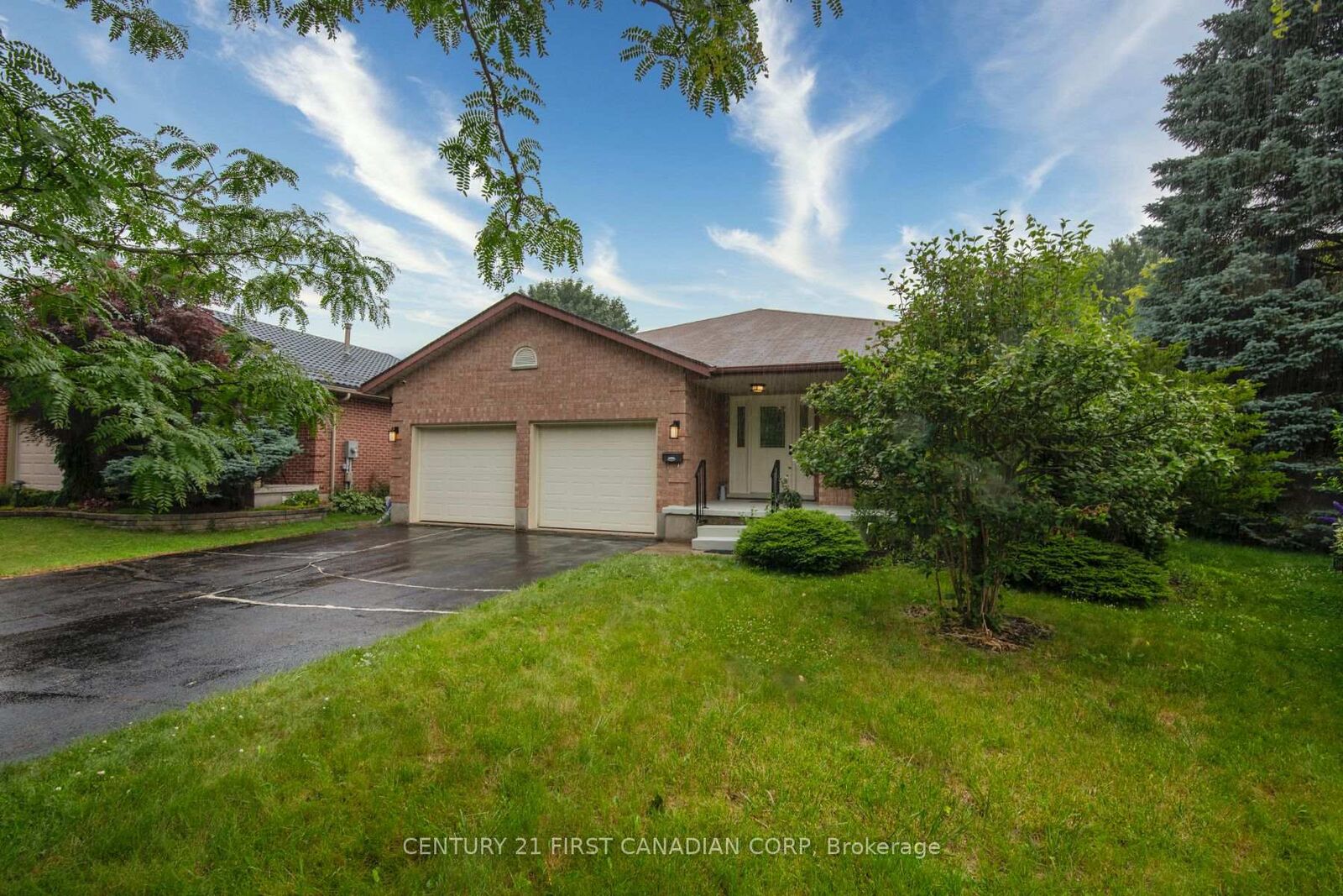 Property Photo:  39 Adrians Way  ON N5V 4G1 