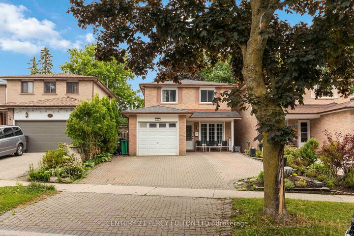 Property Photo:  32 Barrington Crescent  ON L6Z 1N3