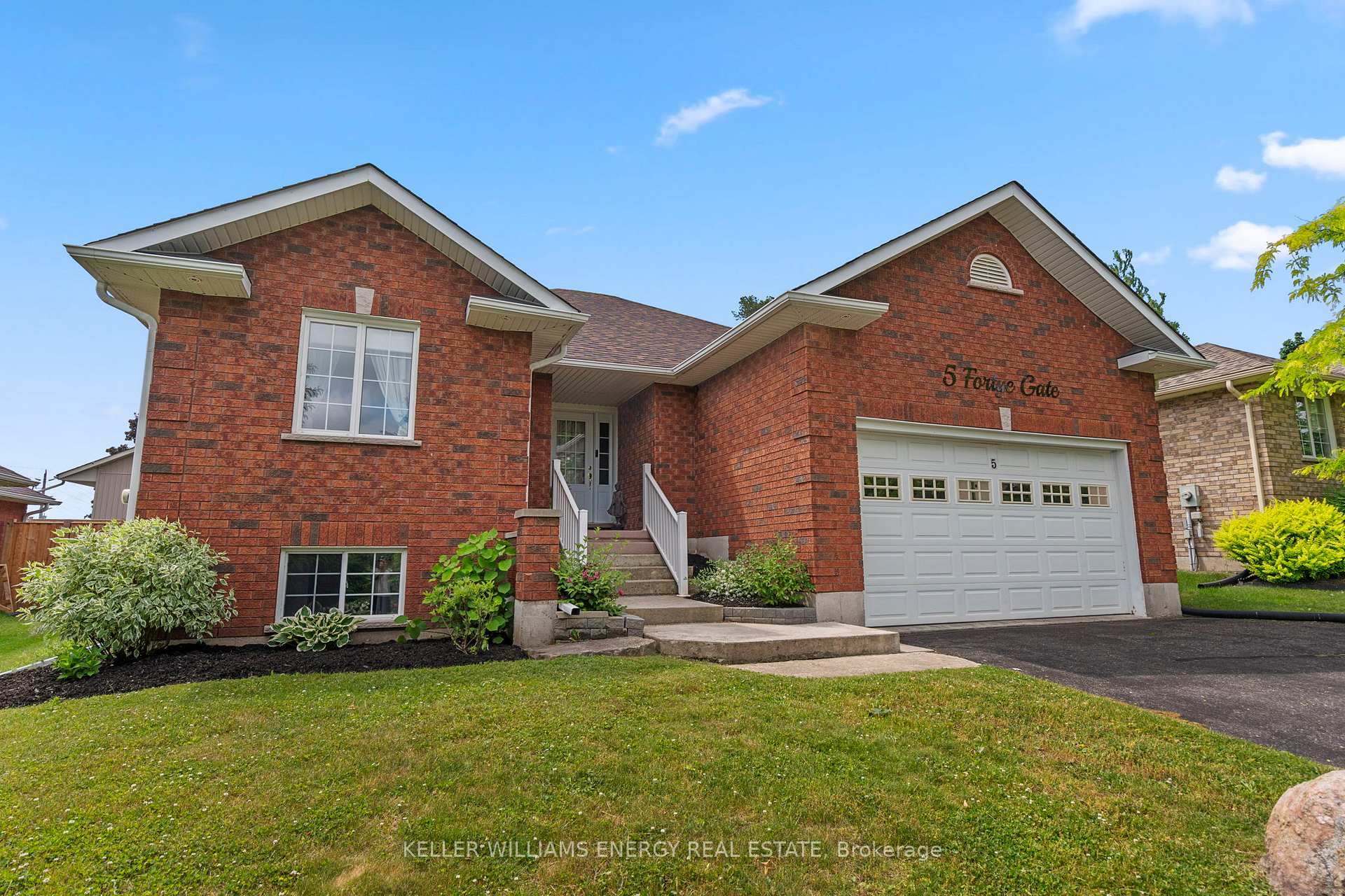 Property Photo: 5 Fortye Gate ON K9K 2E7