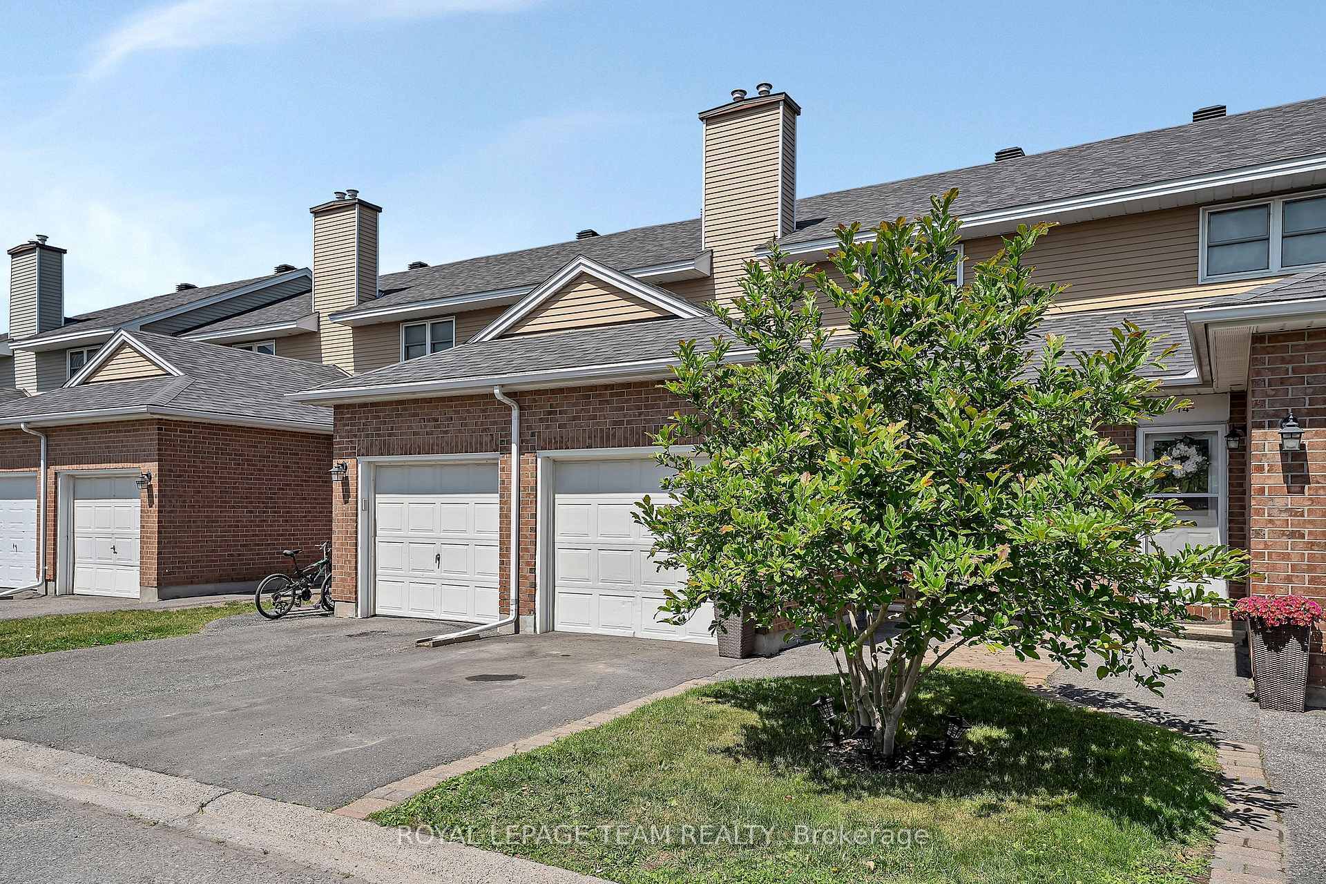 Property Photo: 12 Bentbrook Crescent 77 ON K2J 3X9
