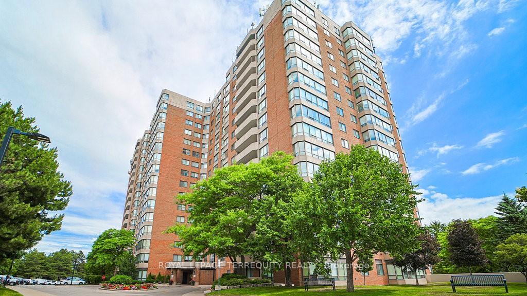 Property Photo: 7601 Bathurst Street 615 ON L4J 4H5