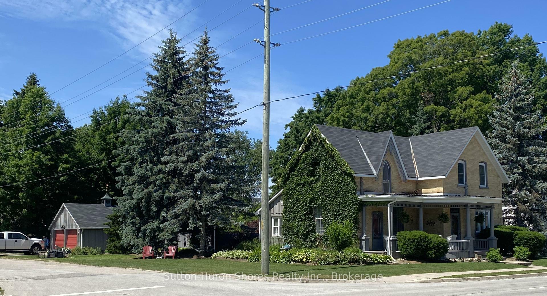 Property Photo: 668 Gustavus Street ON N0H 2C0