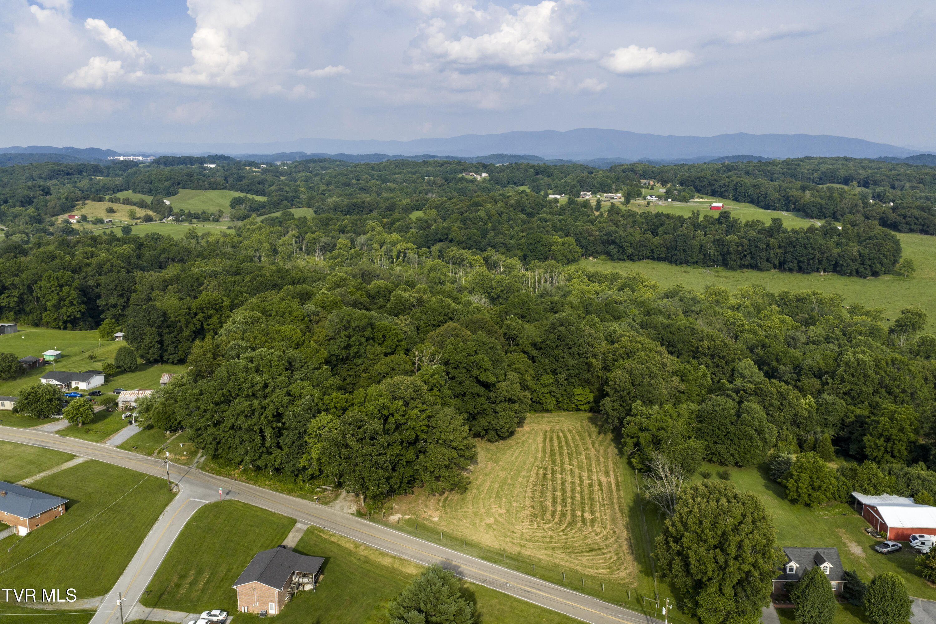 999 Muddy Creek Road  Piney Flats TN 37686 photo