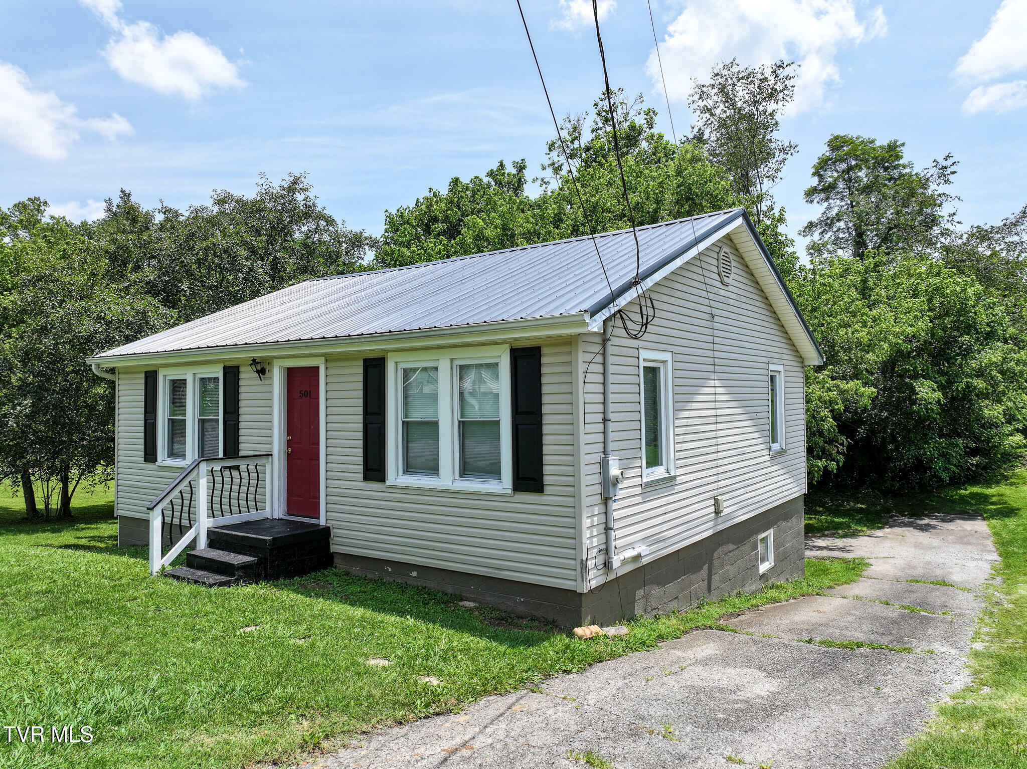 Property Photo: 501 South McKee Street TN 37743