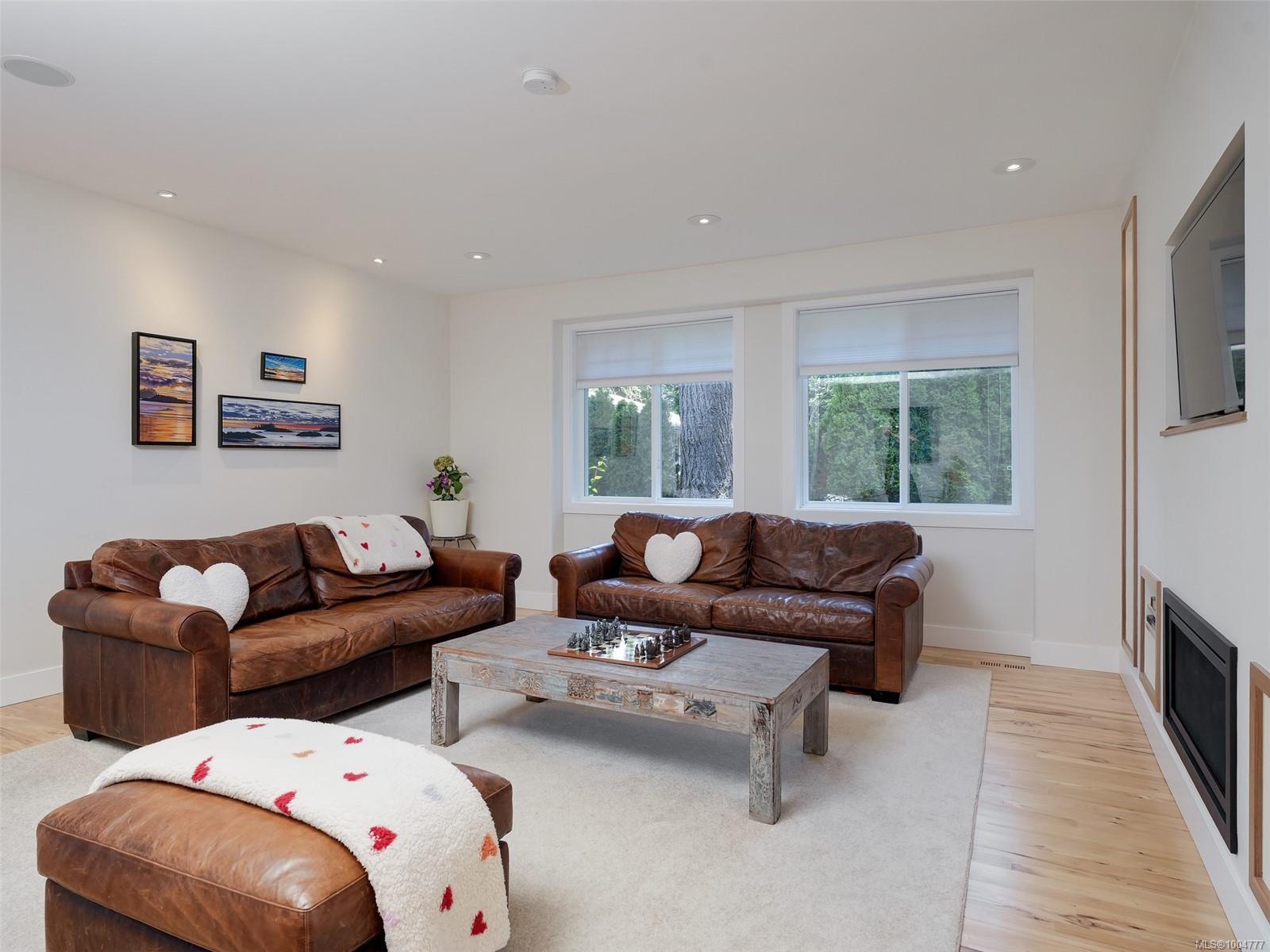 Property Photo: 1202 Ocean Park Lane BC V8X 5M6