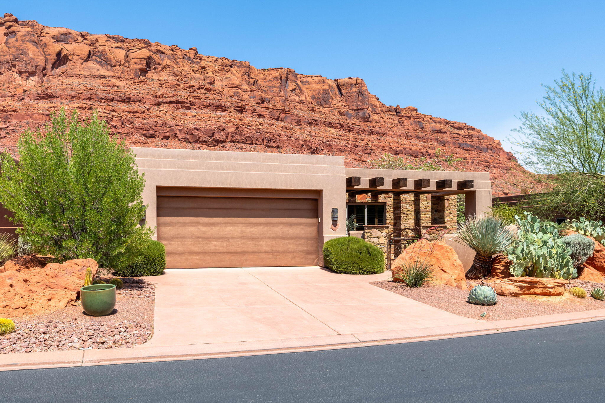 Property Photo:  2336 W Entrada Trail #33  UT 84770 