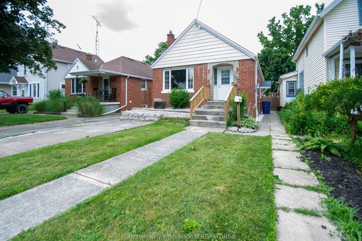 Property Photo:  33 Wilson Avenue  ON N7L 1K8 