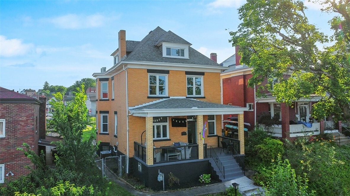 Property Photo: 548 Bellaire Ave PA 15226