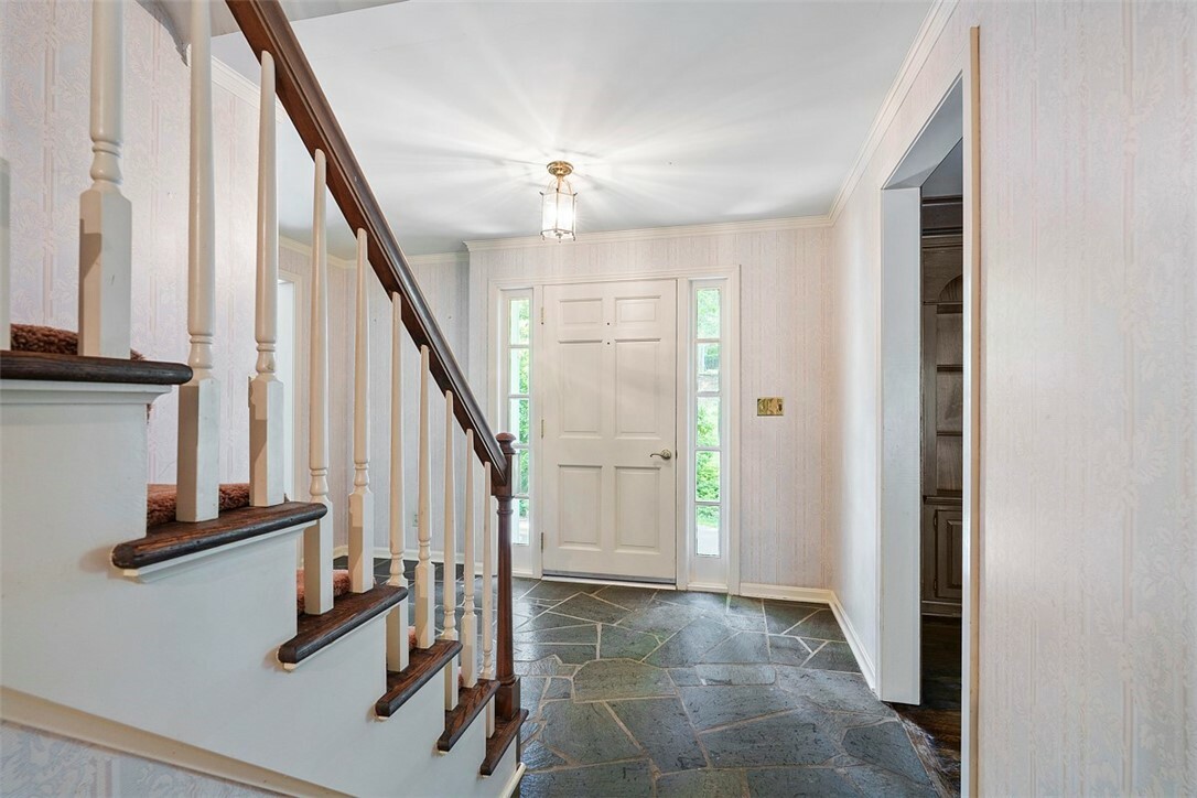 Property Photo:  9807 Woodland Rd N  PA 15237 