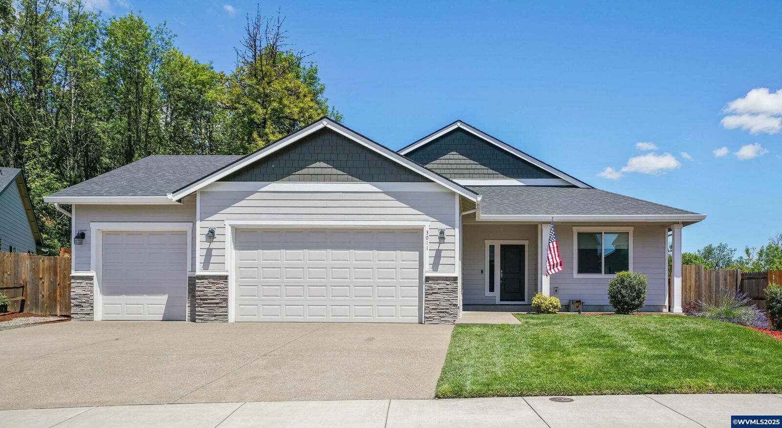 Property Photo:  3011 Trask Ln NE  OR 97321 