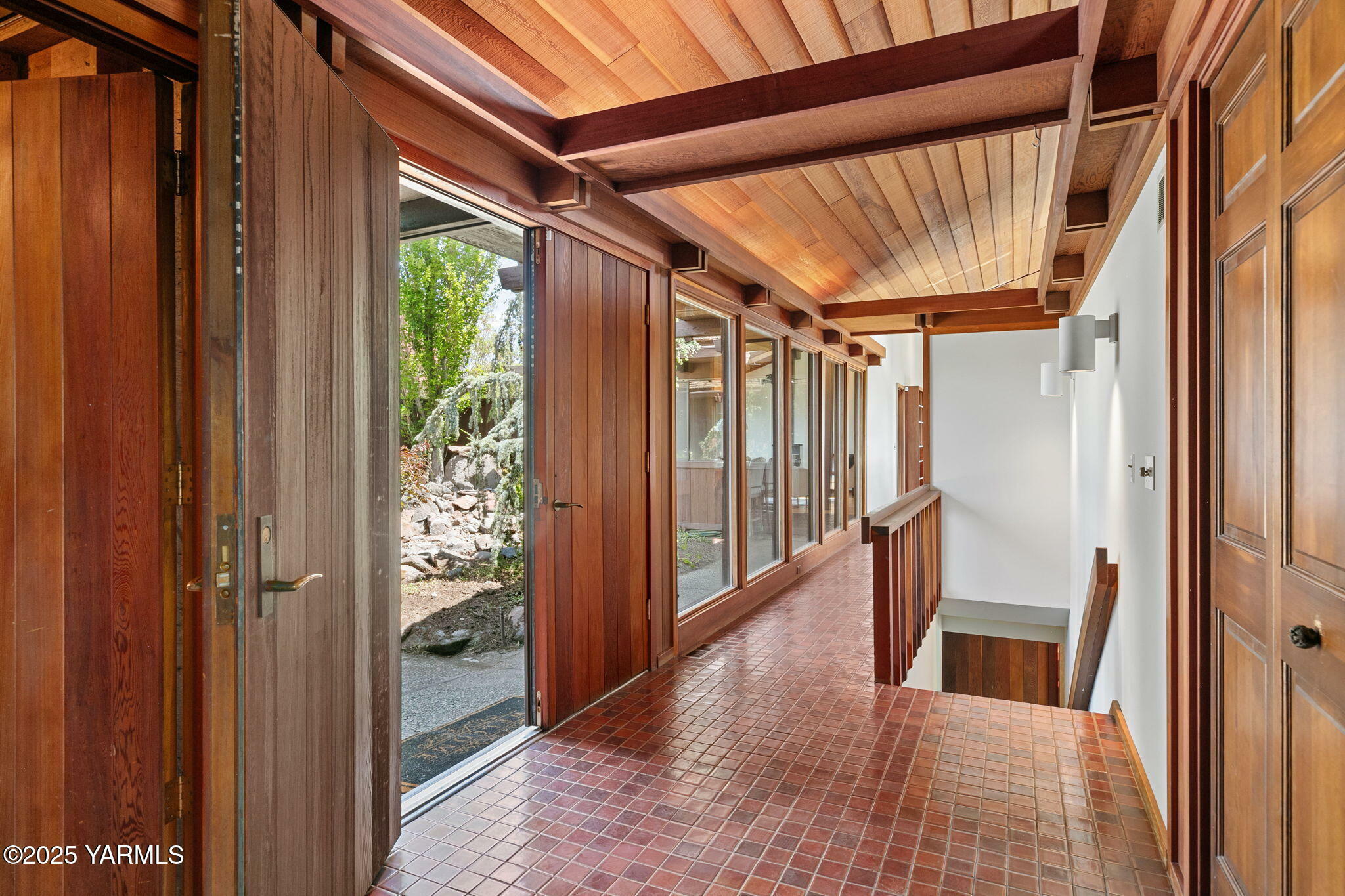 Property Photo:  403 N 80th Lp  WA 98908 