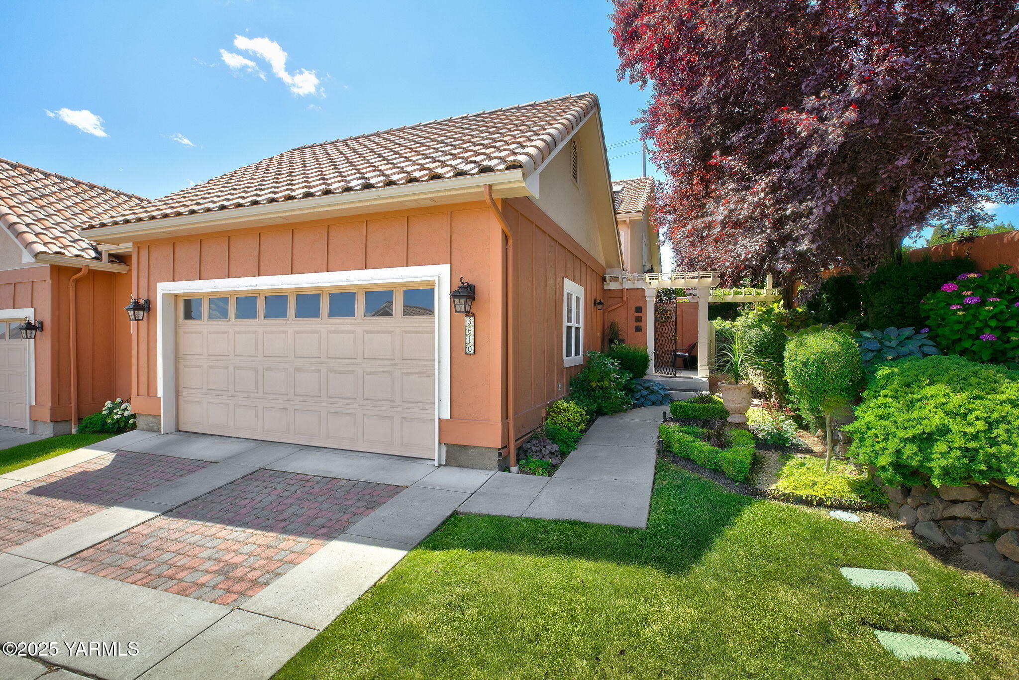 Property Photo:  3610 Messina Dr  WA 98902 