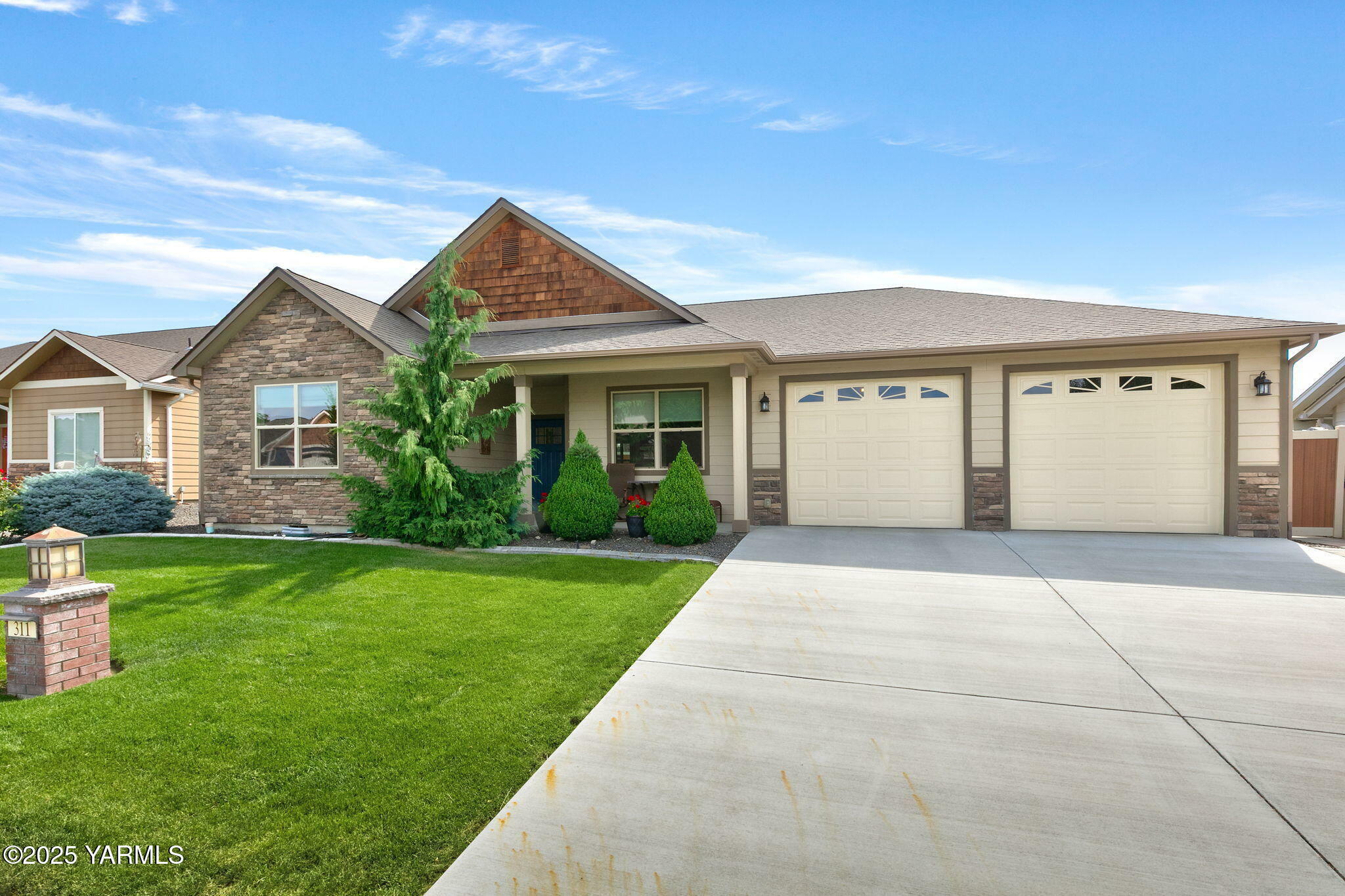 Property Photo: 311 Seasons Pky WA 98901