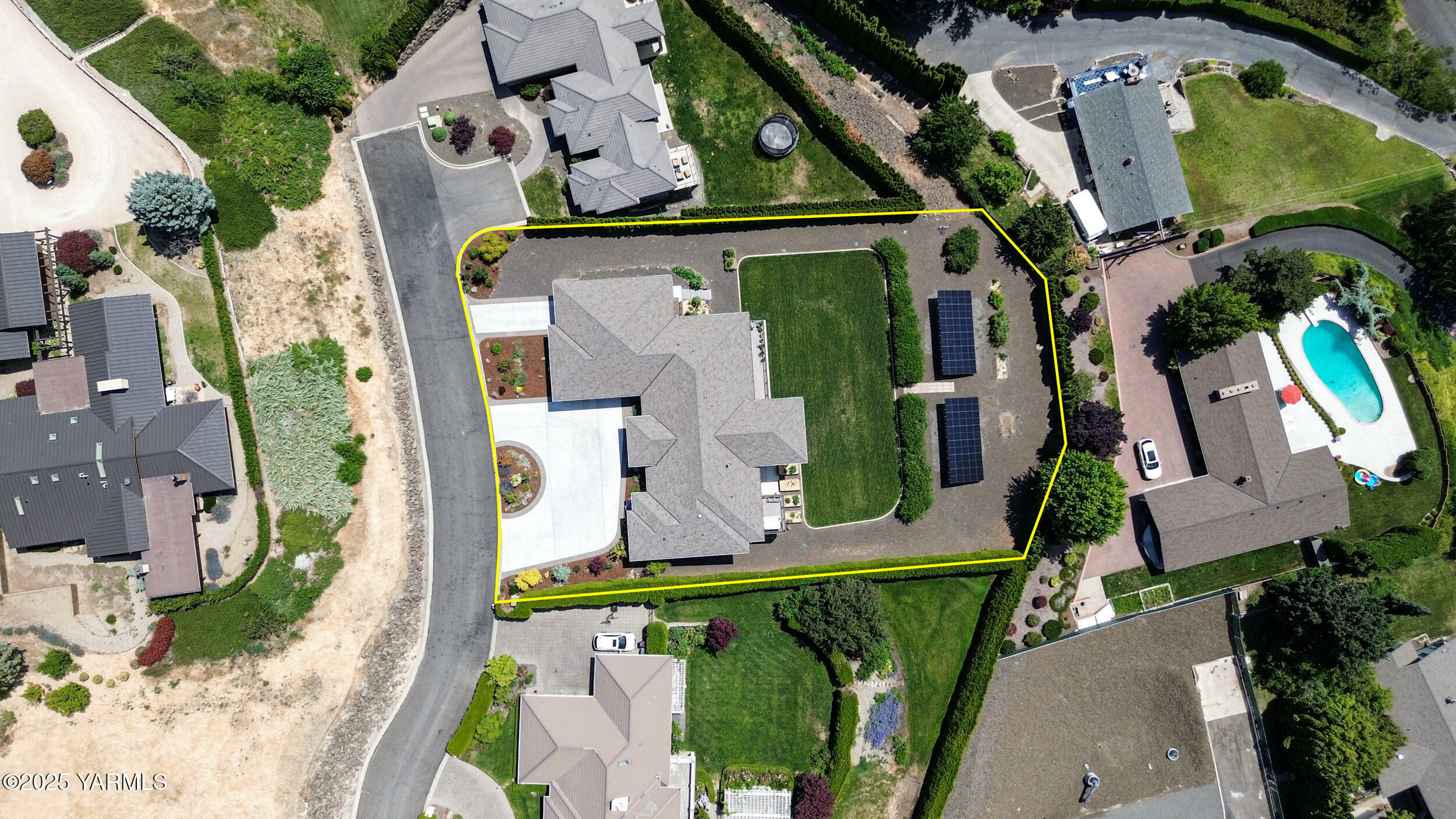 Property Photo:  5506 Marilane St  WA 98908 