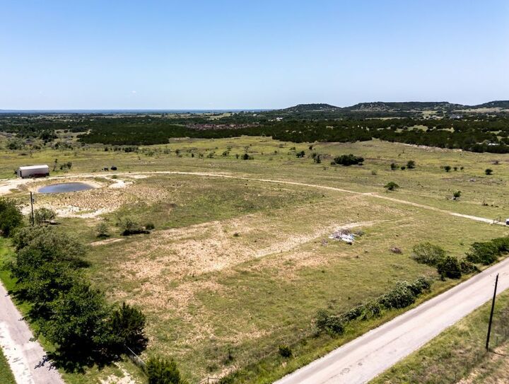 Property Photo: 812 County Road 3295 TX 76522