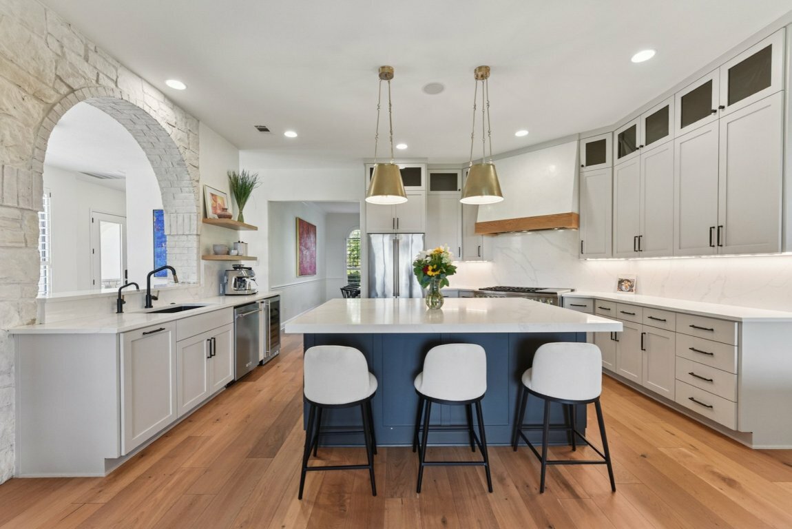 Property Photo: 1108 Lakewood Hills Terrace TX 78732