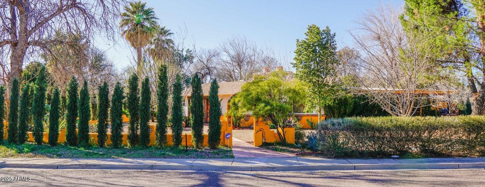 Property Photo: 294 S Jefferson Street AZ 85390