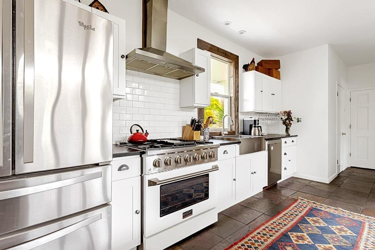 Property Photo:  2804 Thorn Road  CA 95472 