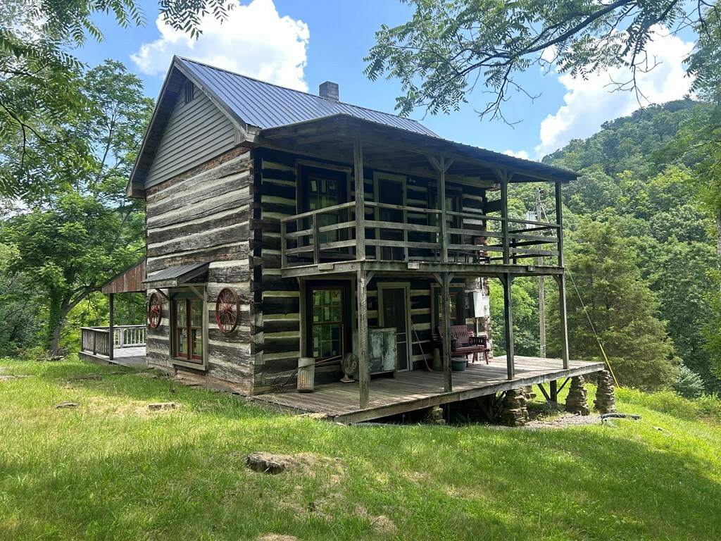 Property Photo: 1476 Bal Noble Rd WV 25921