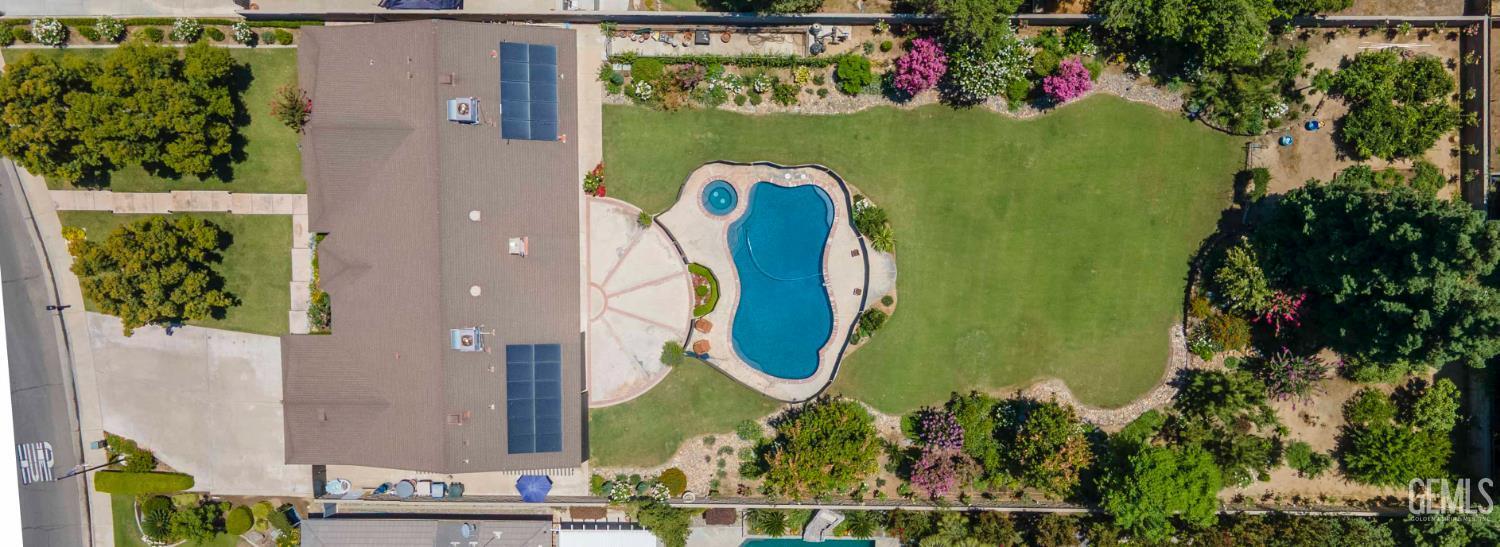 Property Photo: 13305 San Simeon Avenue CA 93314