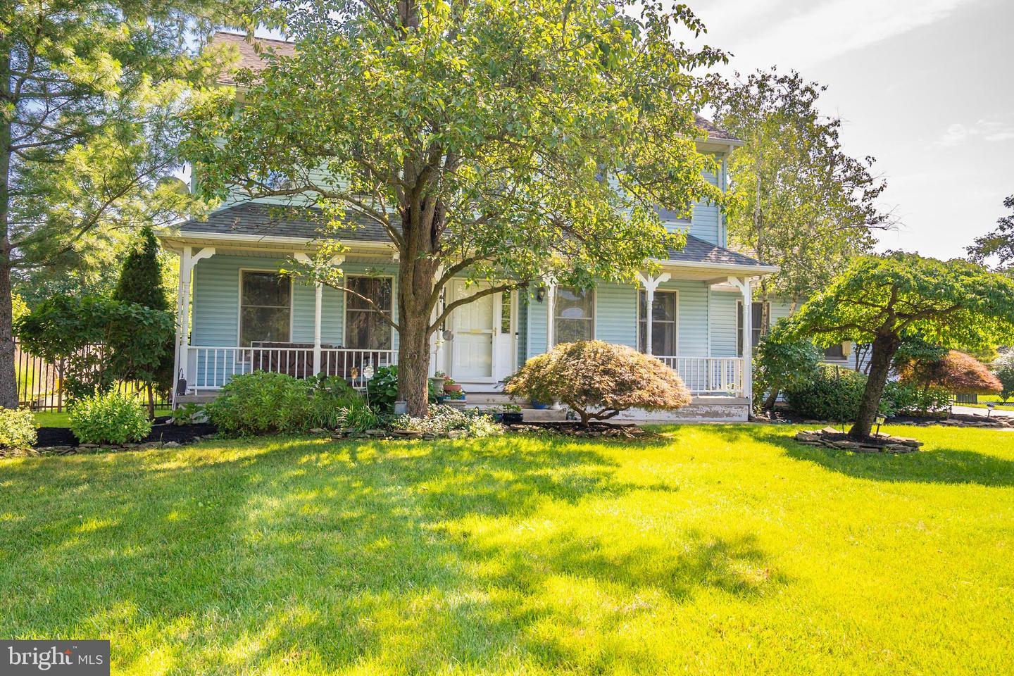 Property Photo: 10 Chelsea Court NJ 08810