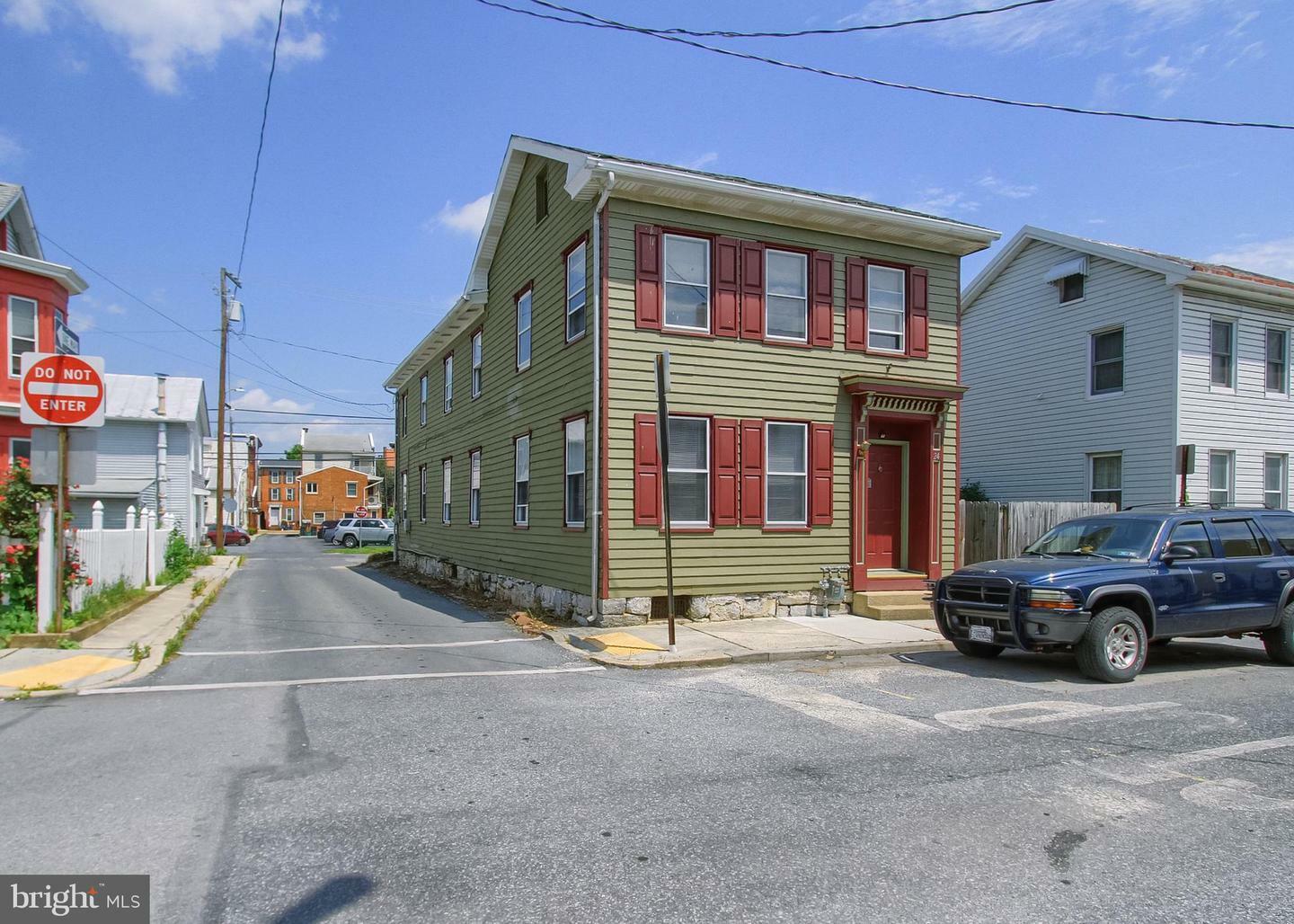 Property Photo: 24 W Locust Street PA 17055