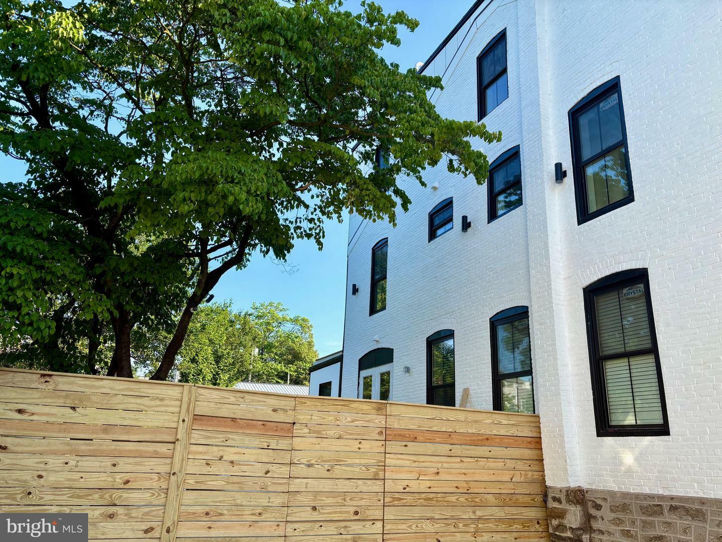 Property Photo: 300 Fountain Street PA 19128