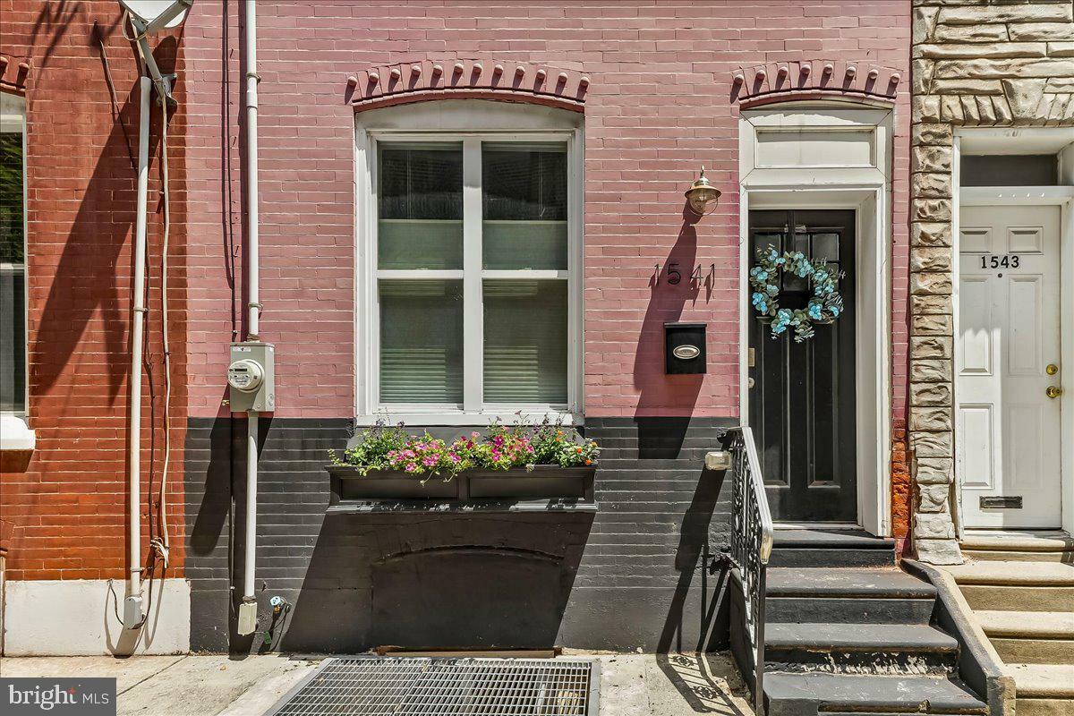 1541 S Chadwick Street  Philadelphia PA 19146 photo