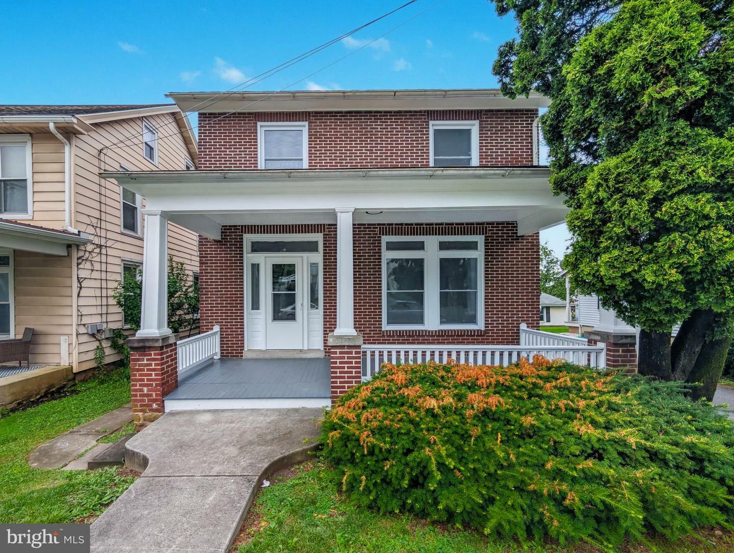 729 E Main Street  Ephrata PA 17522 photo