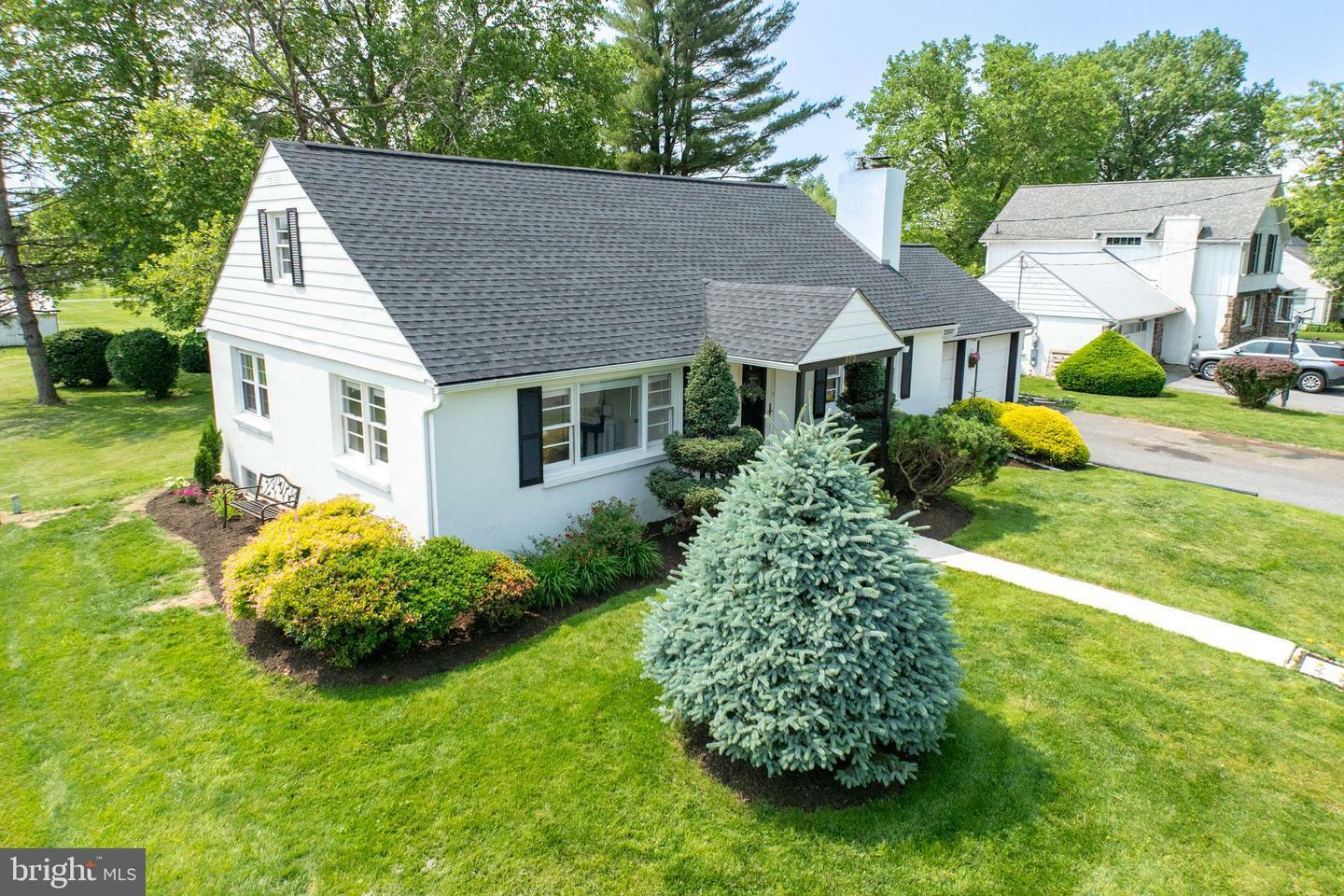 Property Photo: 970 Spruce Street PA 19344