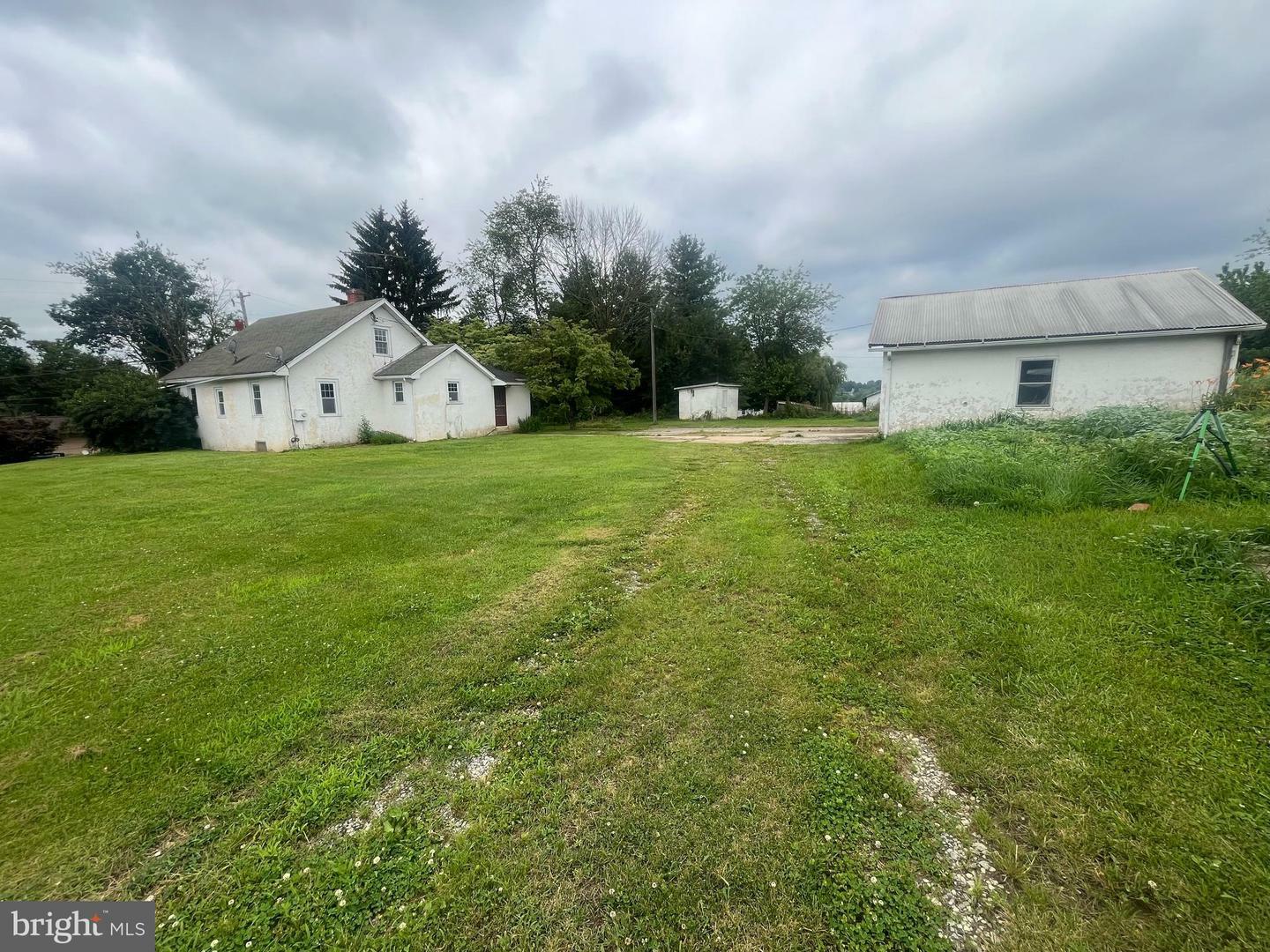 Property Photo: 109 Chandler Mill Road PA 19348