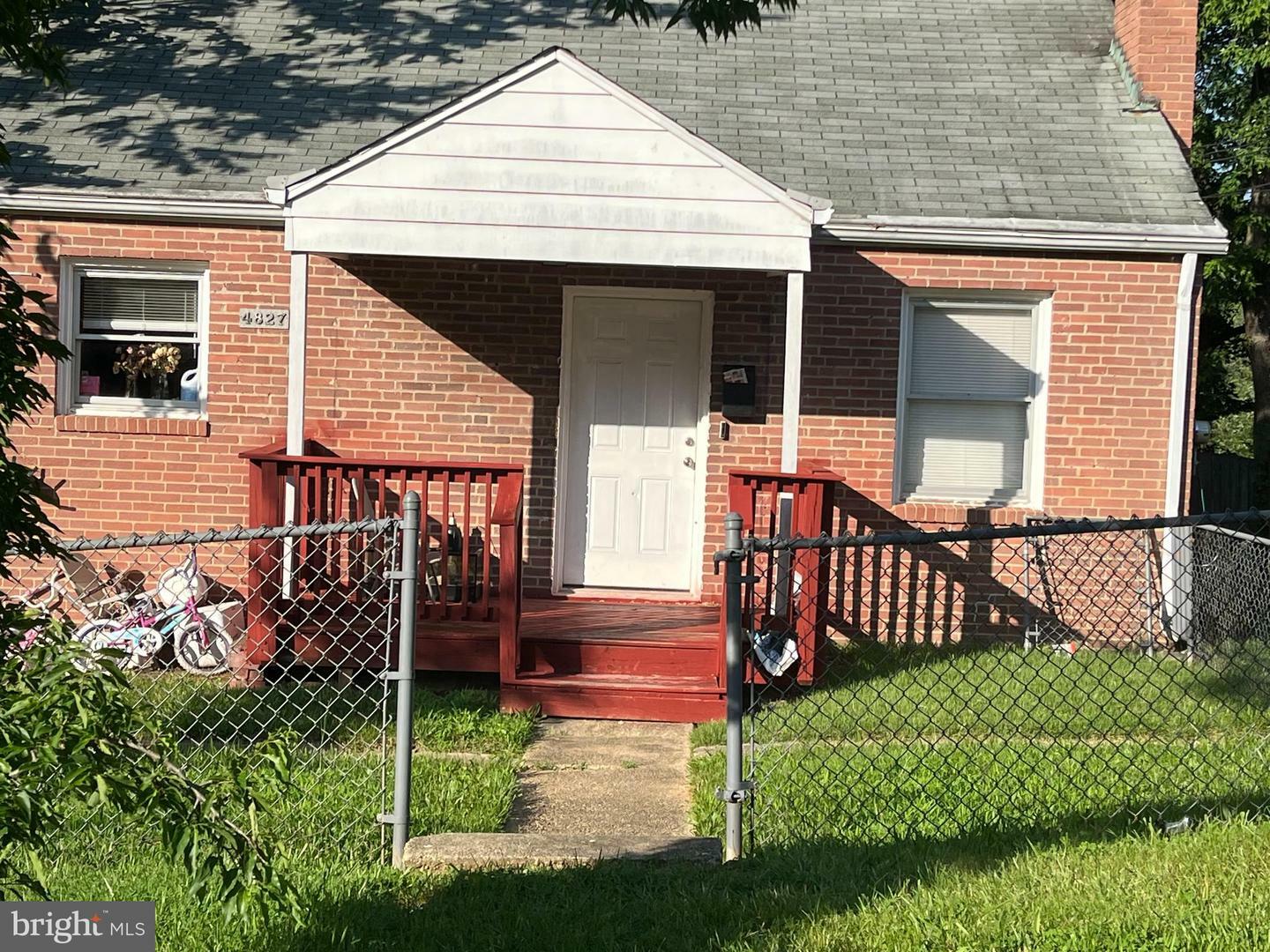 Property Photo:  4827 69th Place  MD 20784 