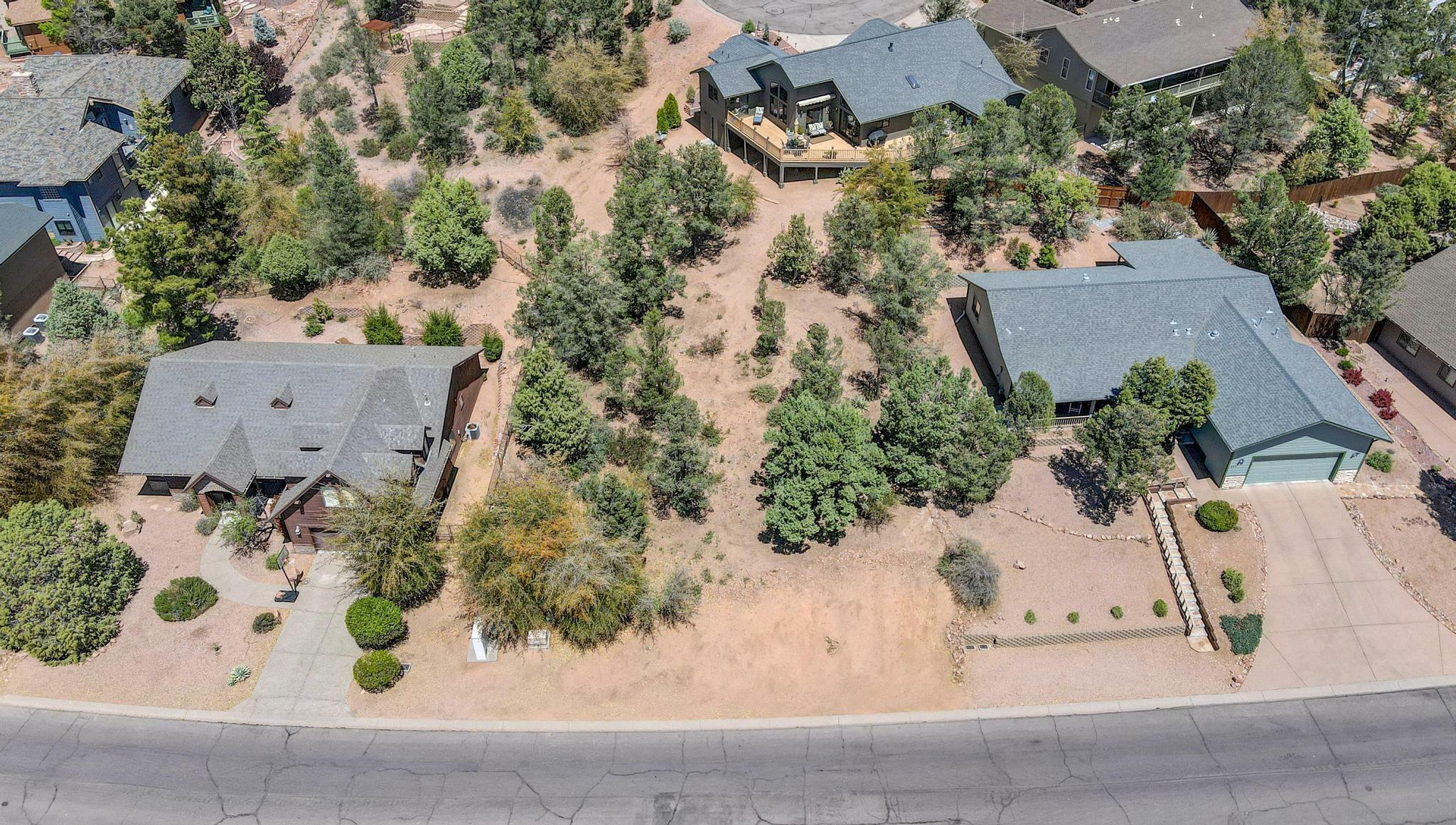 Property Photo: 828 W Sherwood Drive AZ 85541