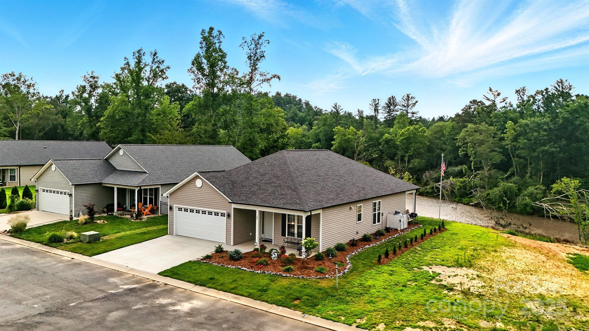 Property Photo: 255 Eagles Landing NC 28655