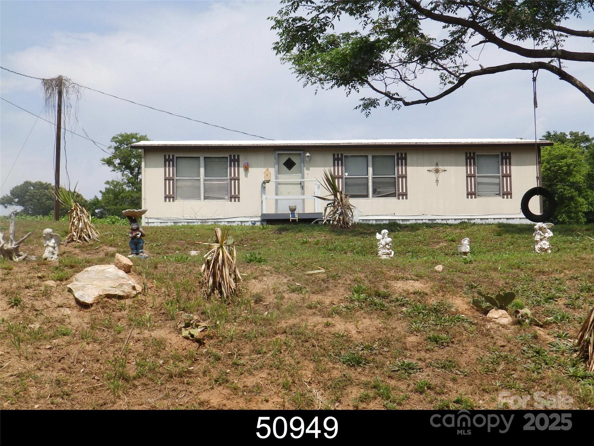 Property Photo: 1555 S Aspen Street NC 28092