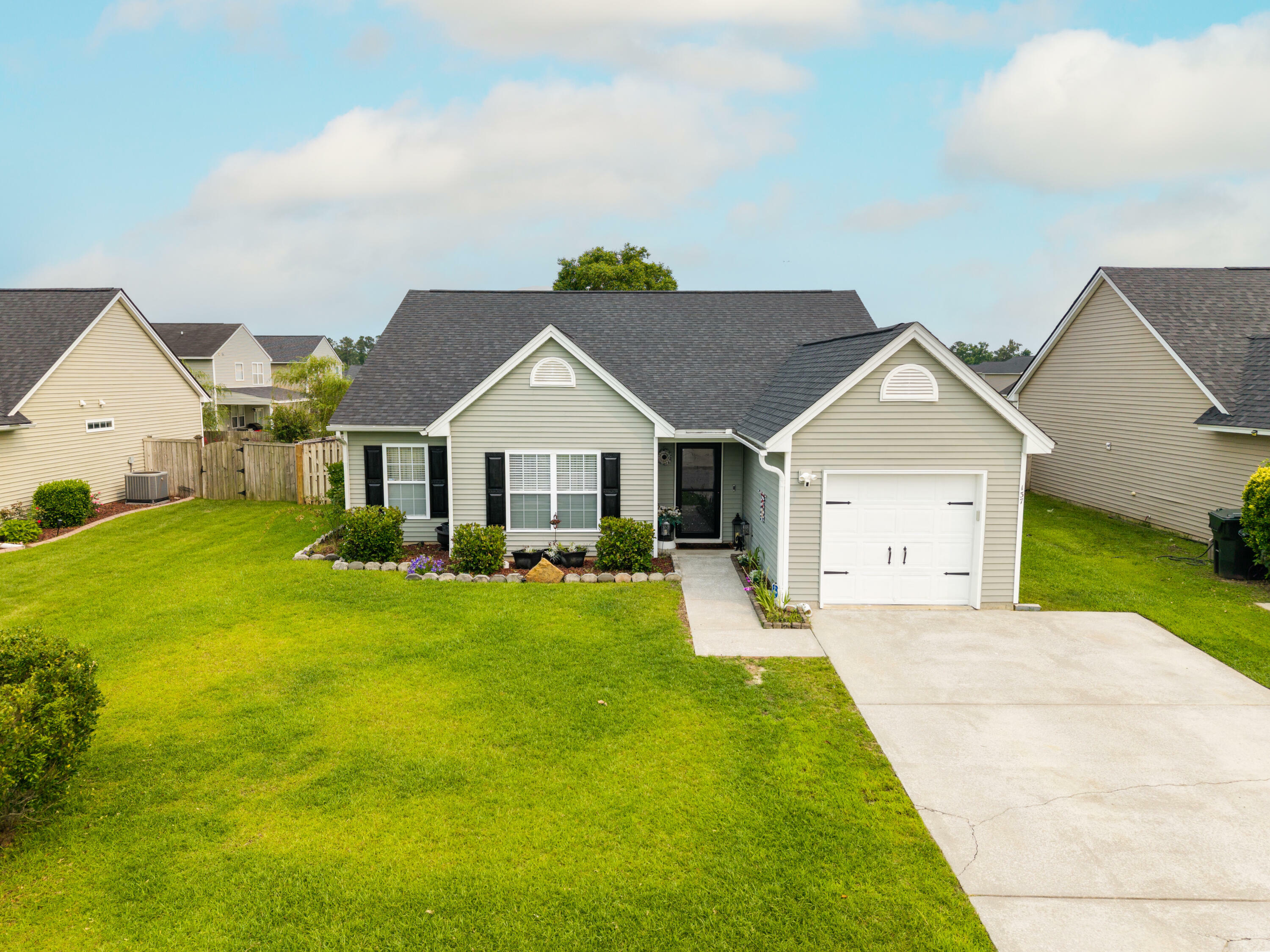 Property Photo: 137 Salem Creek Drive SC 29445
