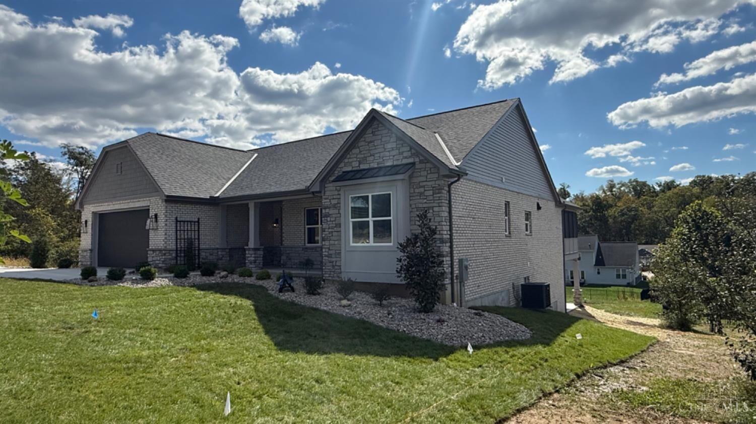 Property Photo: 1685 W Huntley Road OH 45122