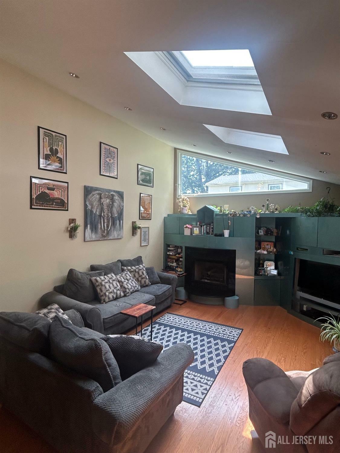 Property Photo:  31 Edward Street  NJ 08816 