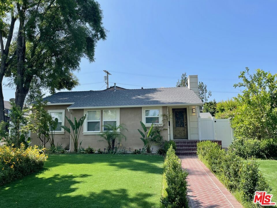 Property Photo: 13964 La Maida St CA 91423