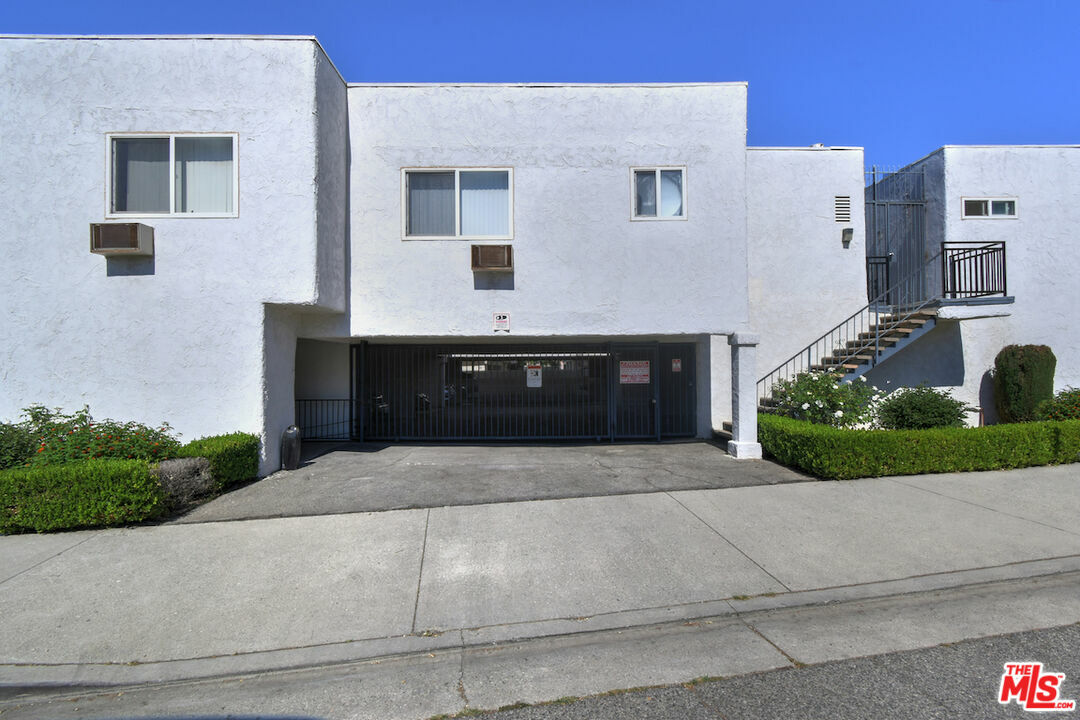 Property Photo:  9301 Darby Ave  CA 91325 