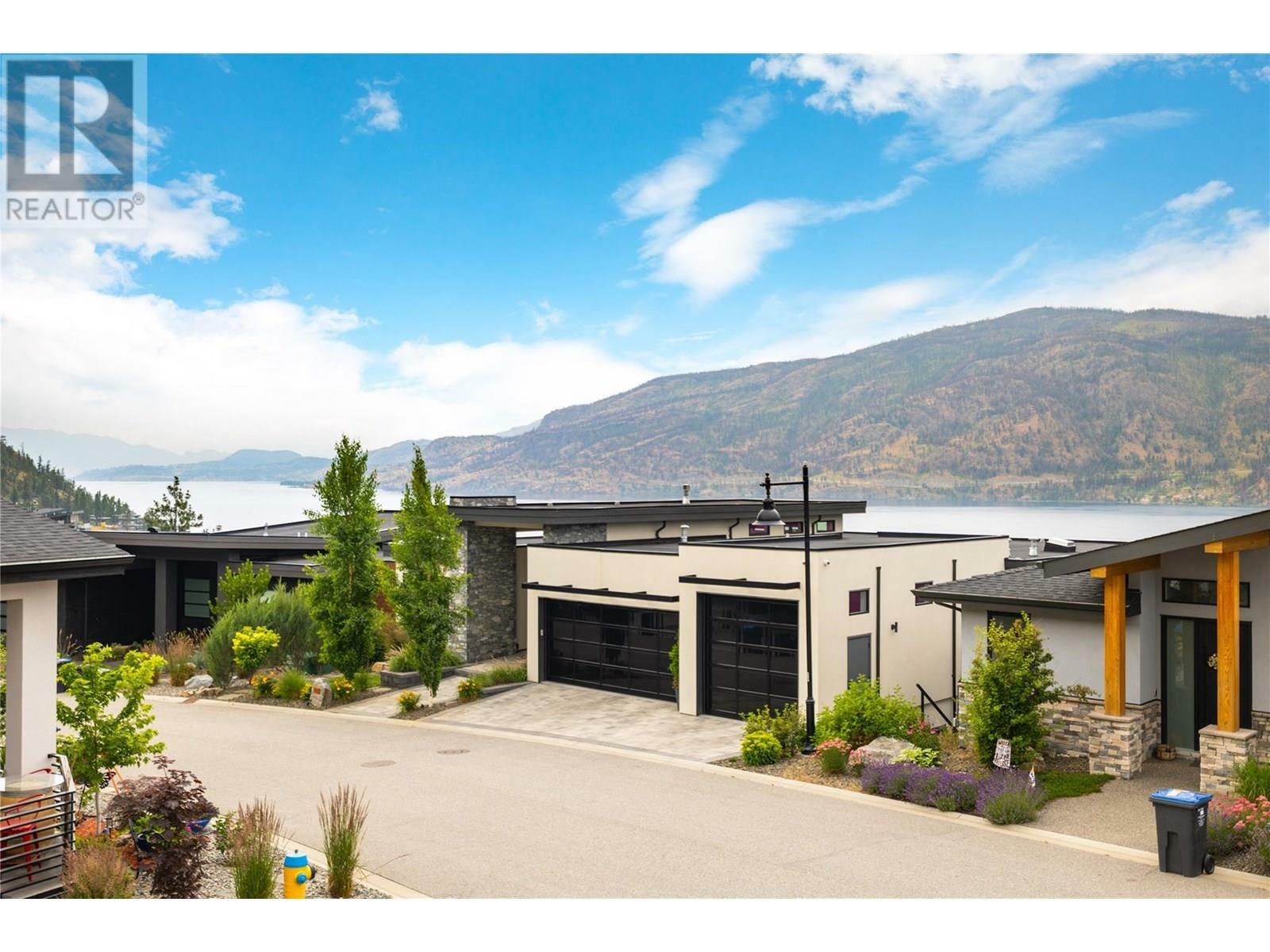 Photo de la propriété:  3610 Boxwood Road  BC V1V 3G2 