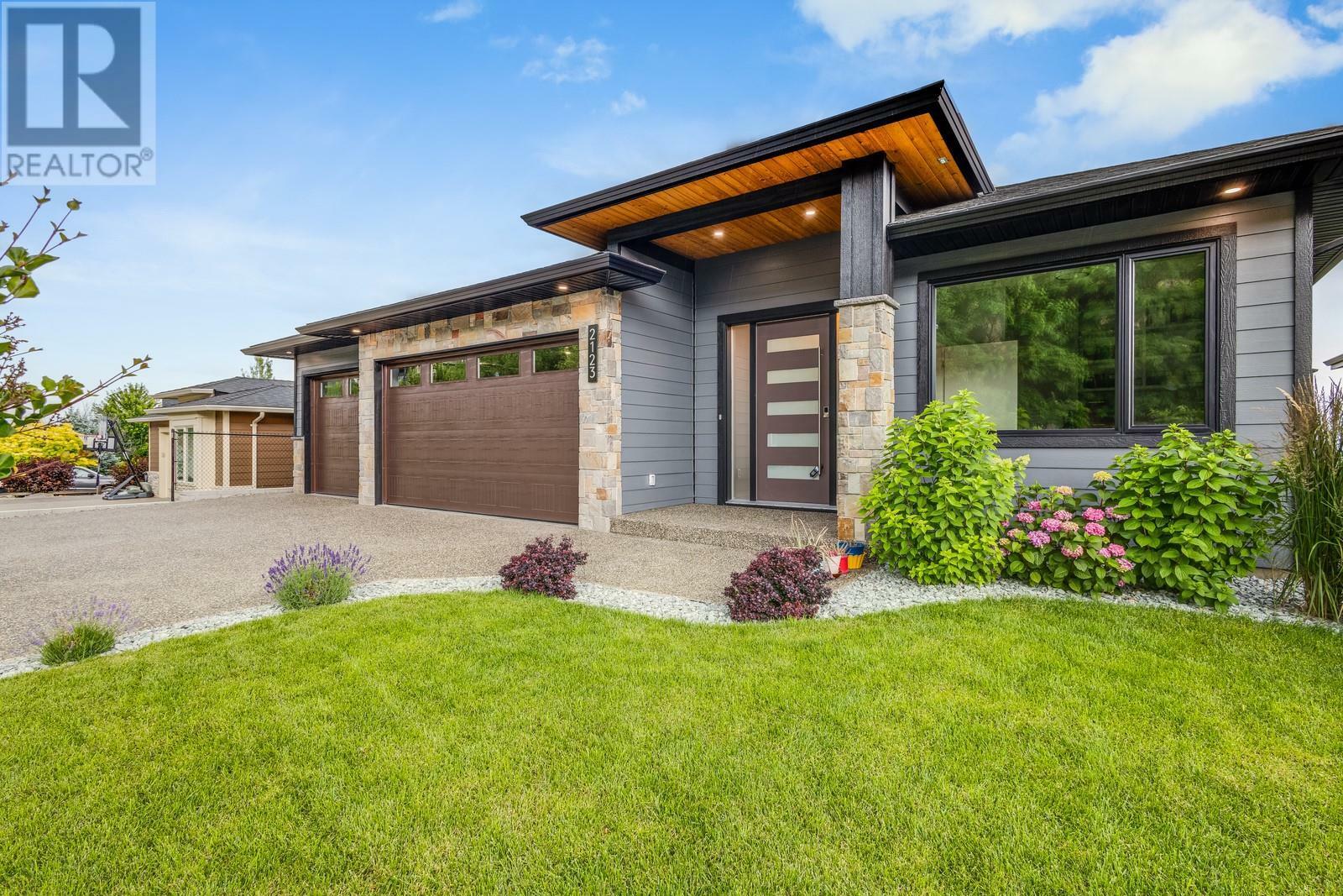 Property Photo: 2123 Ensign Quay BC V4T 2Z4